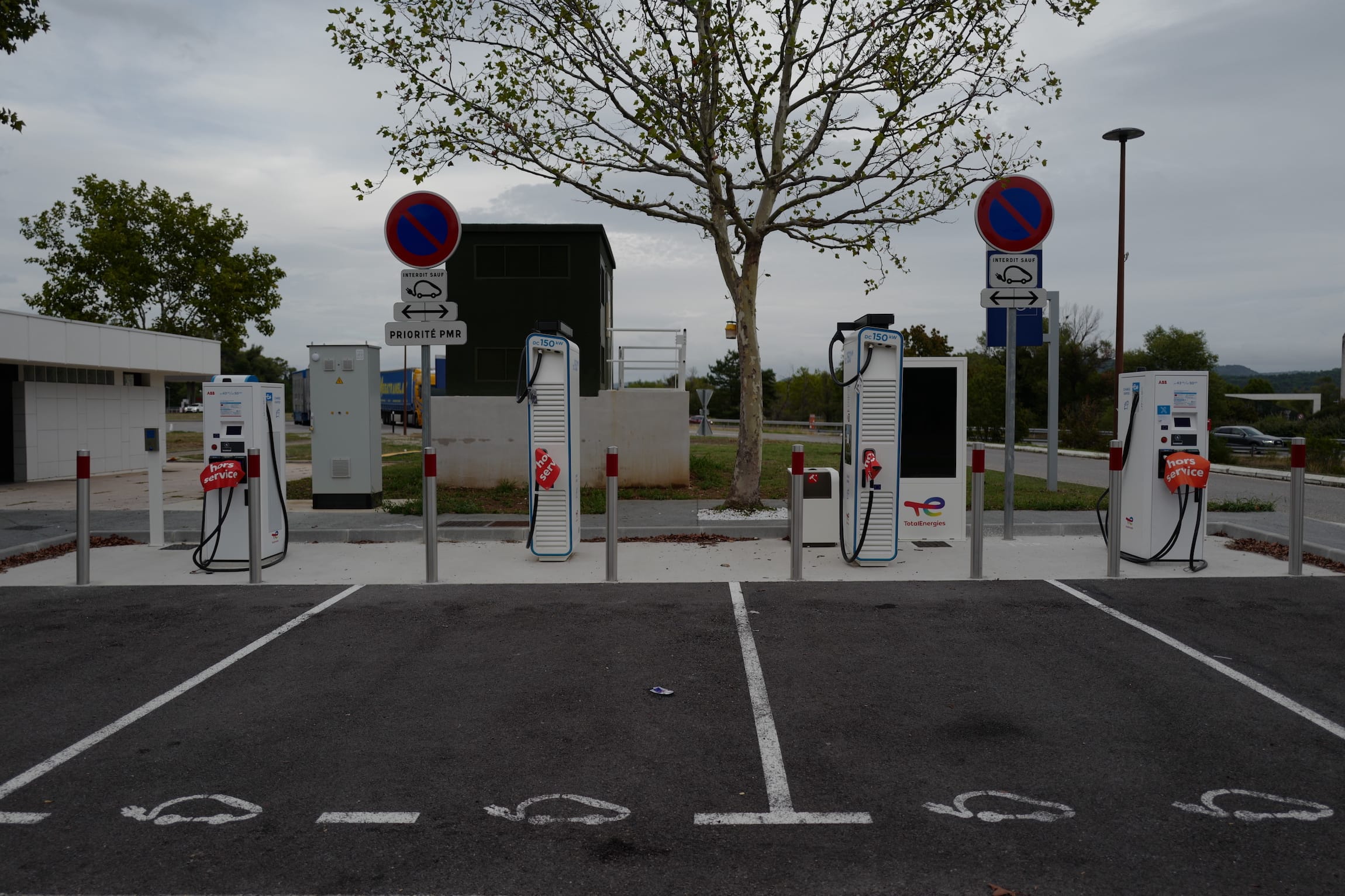 Broken chargers in France