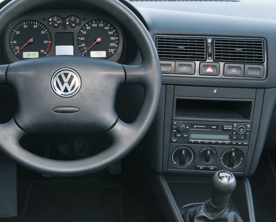 2003 Volkswagen Golf Dashboard