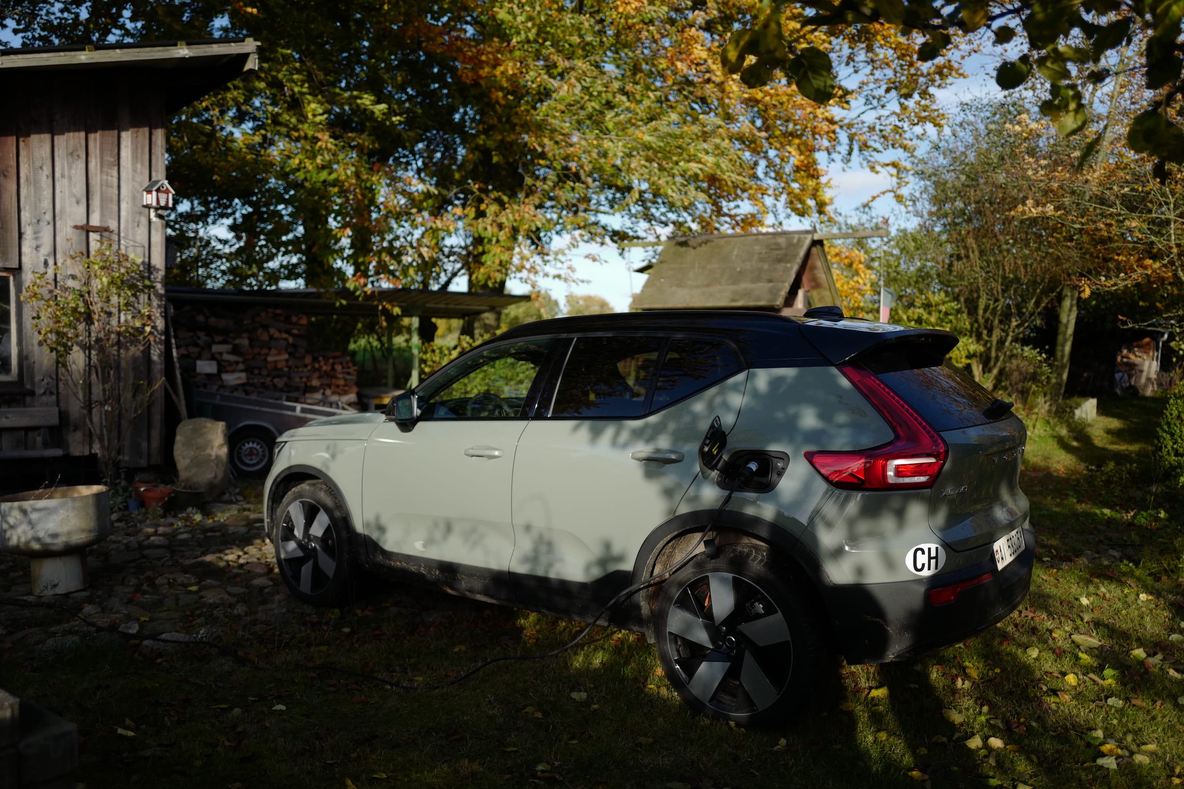 Volvo XC40 in the sun